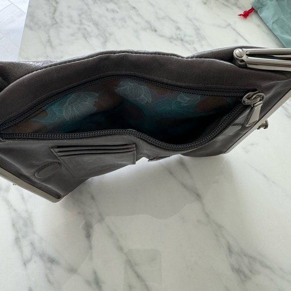 HOBO Lauren Clutch-Wallet - Picture 8 of 8